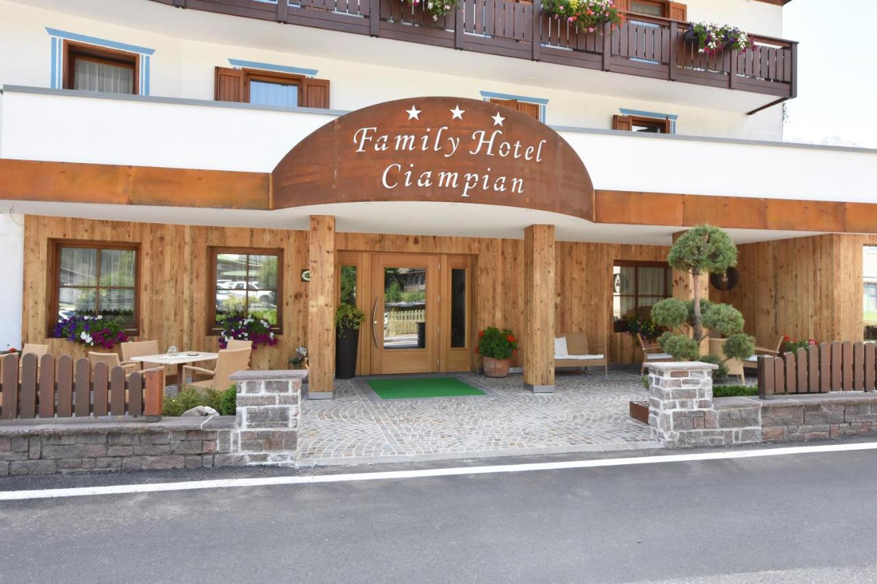 Hotel Ciampian موينا المظهر الخارجي الصورة